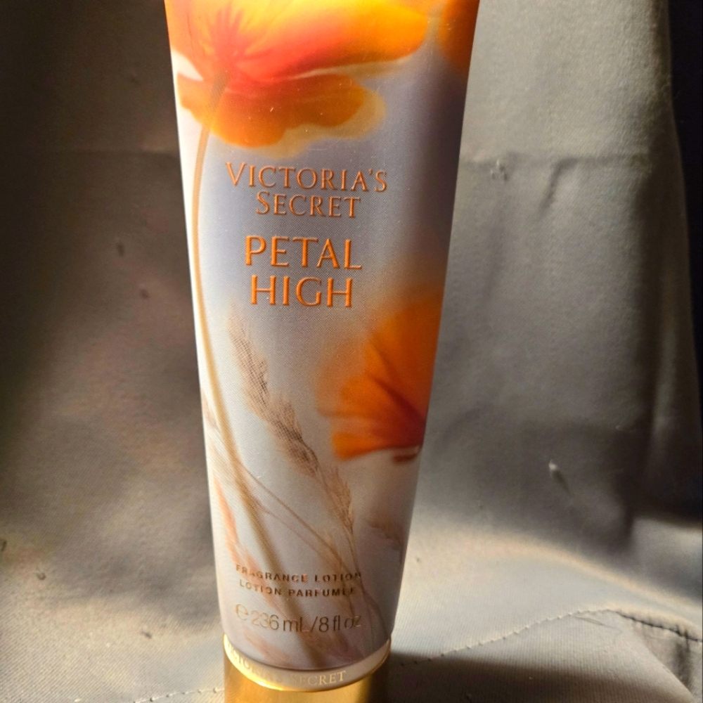 Victoria's Secret Petal High Body Lotion